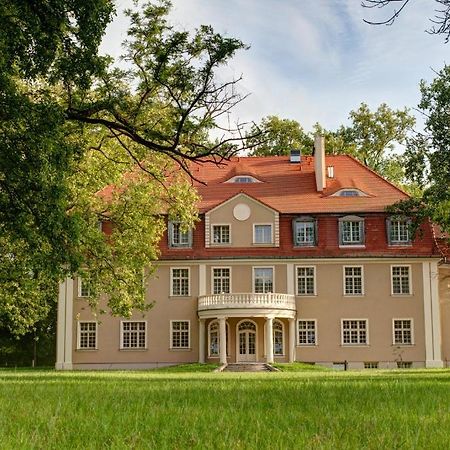 ホテルPalac Brzezina エクステリア 写真